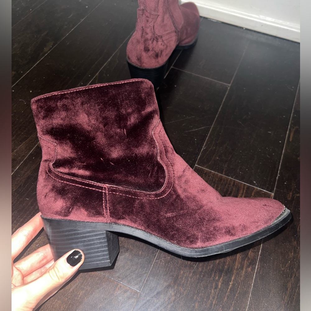 Velvet burgundy pointy toe booties